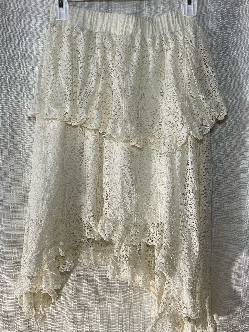Cream Lace High-Low Skirt with Ruffle Tier - Picture 2 of 2